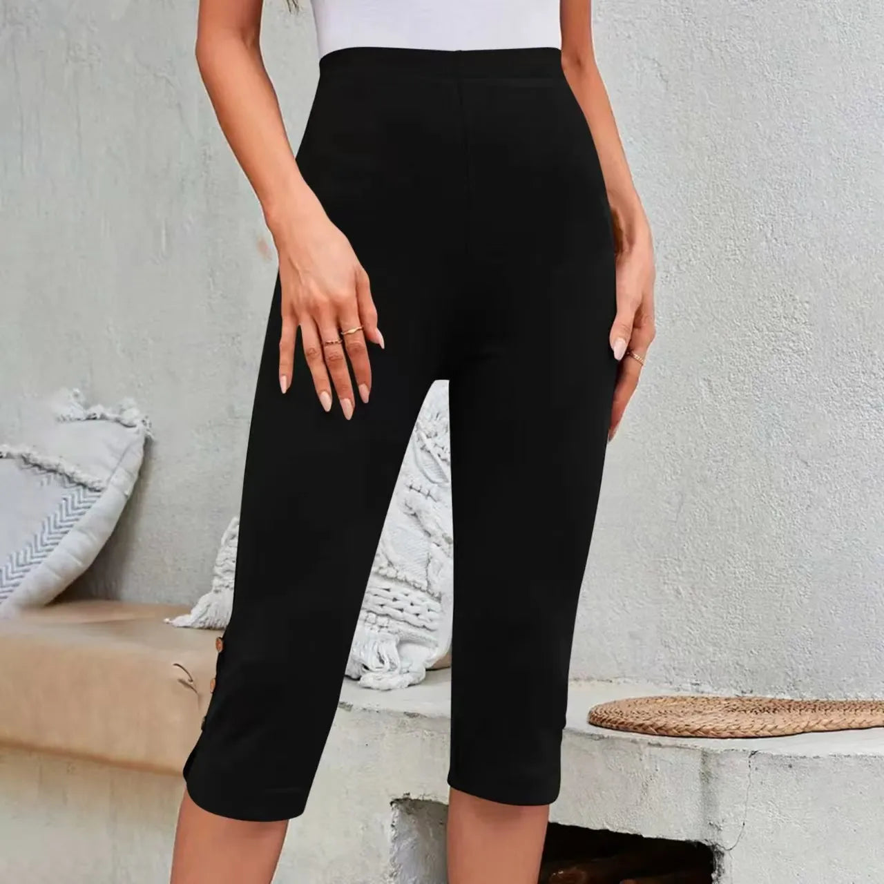 Luxencea™️ – Sculpting Capri Leggings with Button Detail