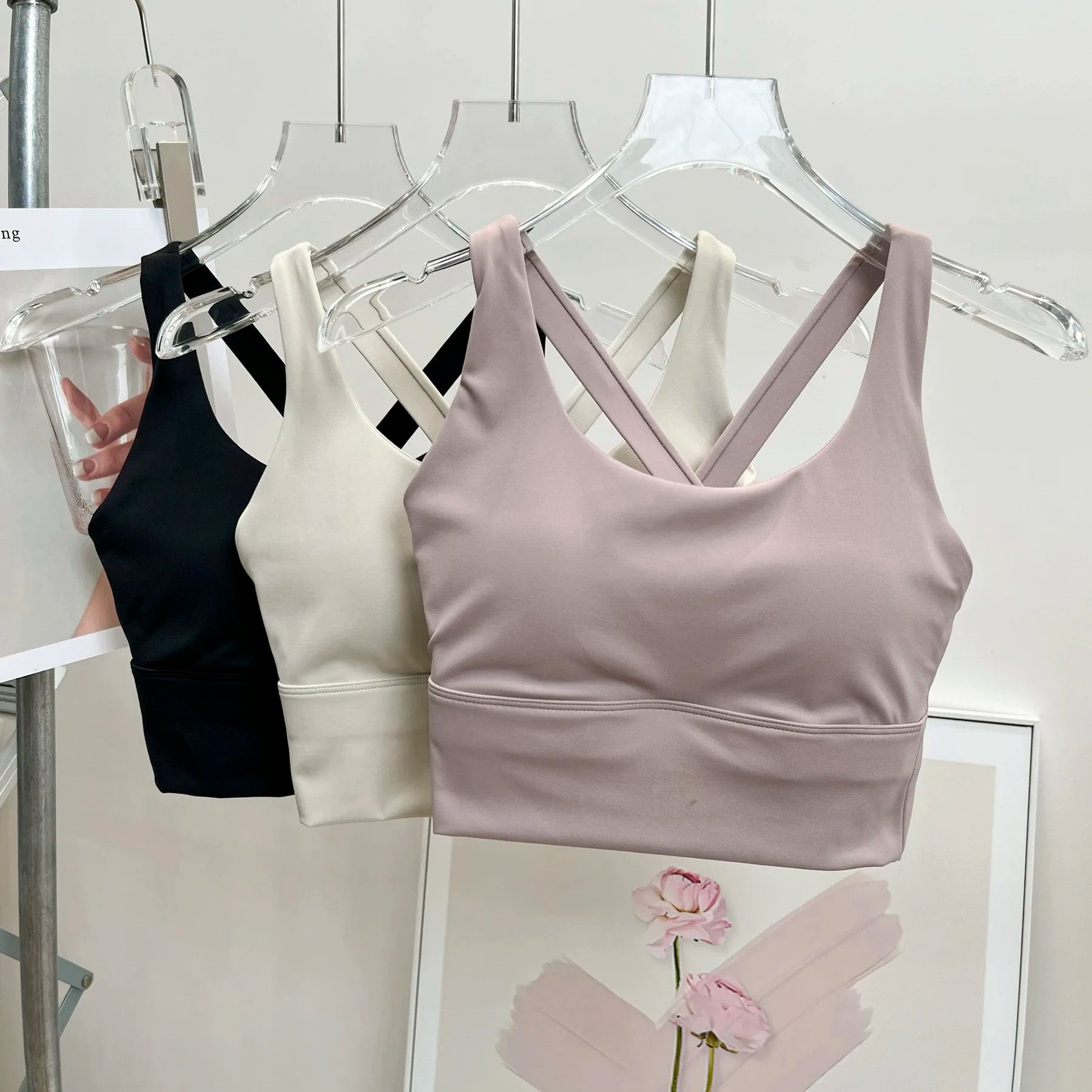 Luxencea™️ – Cross Back Support Sports Bra