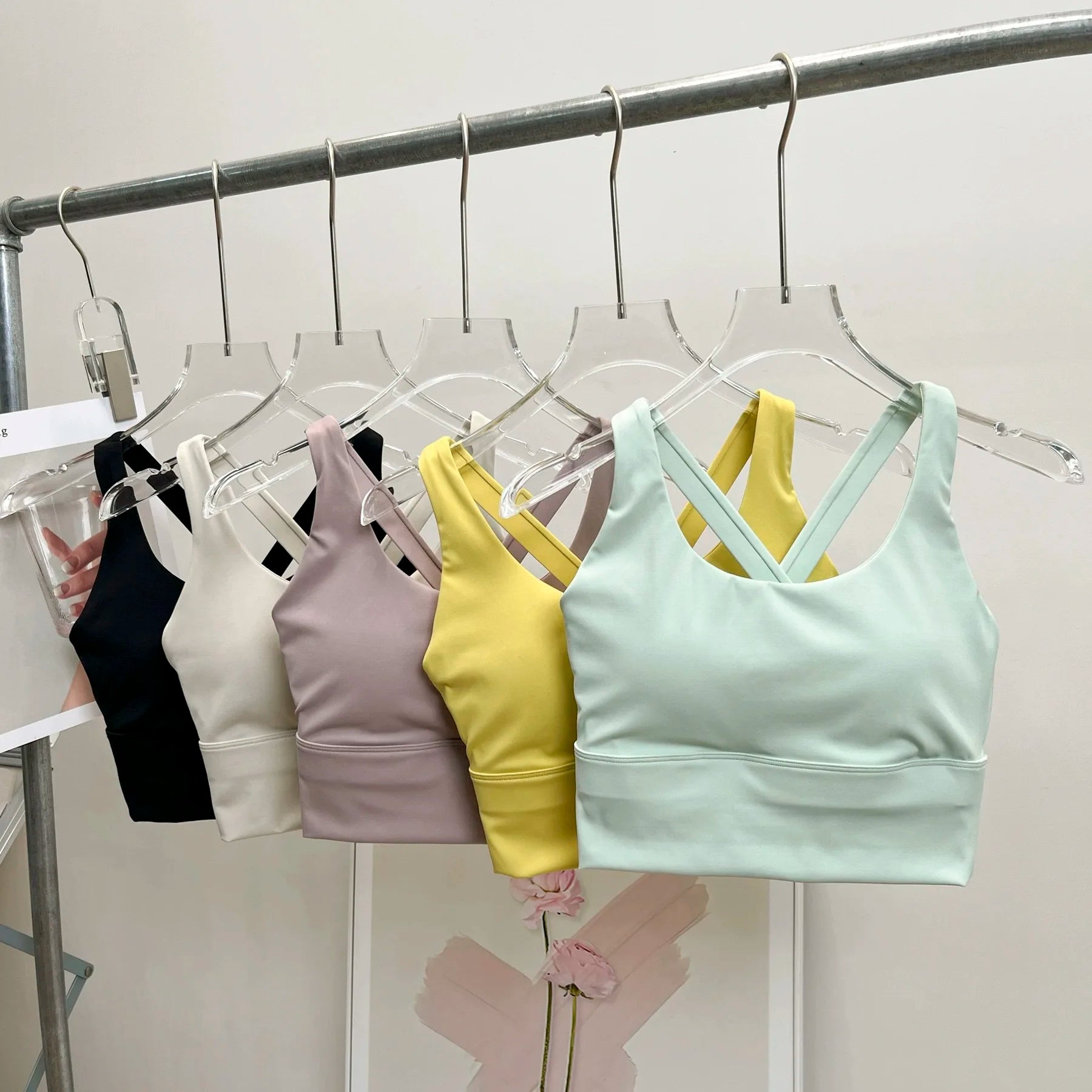 Luxencea™️ – Cross Back Support Sports Bra