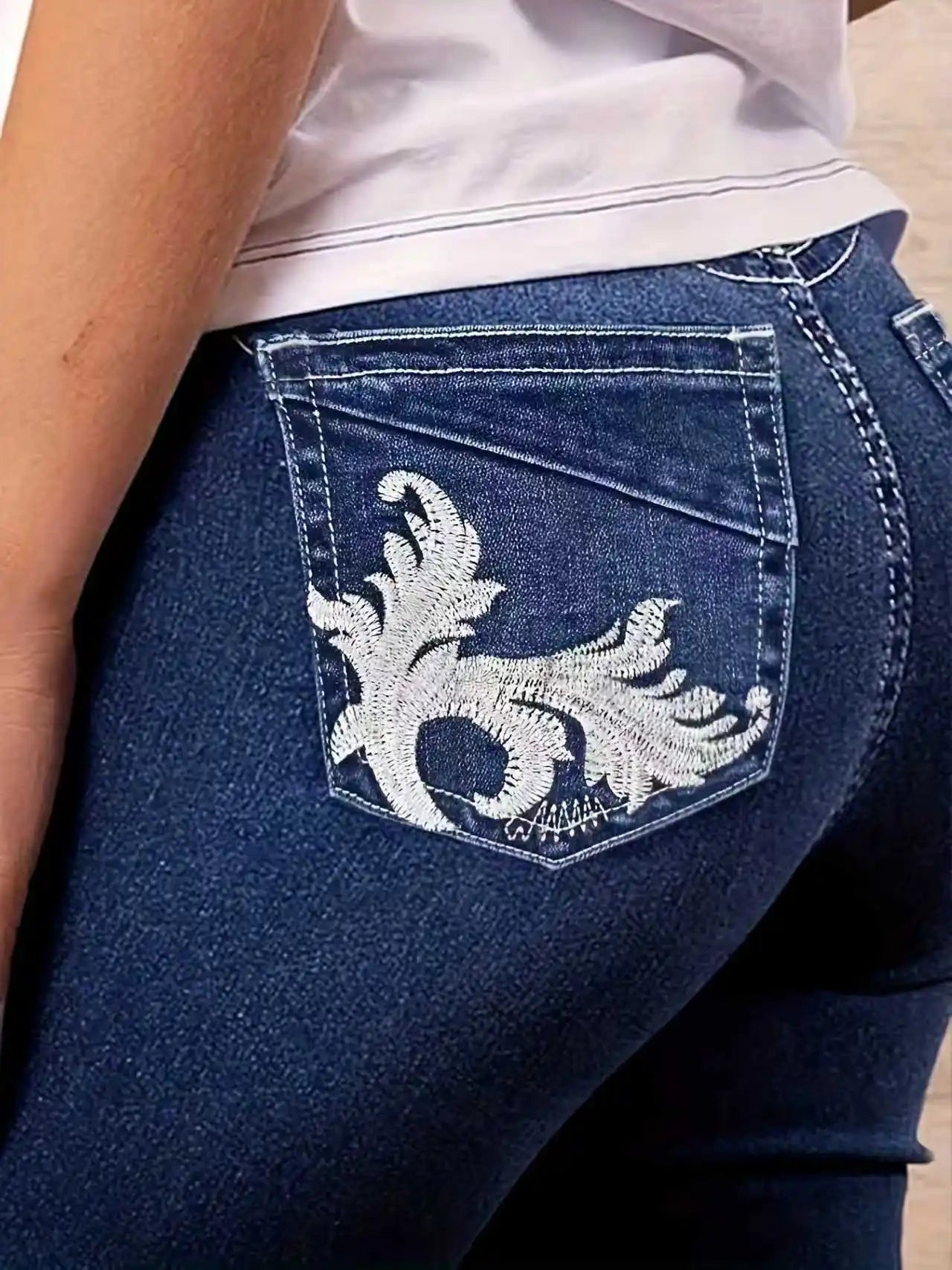 Luxencea™ Women’s Retro Flared Embroidered Denim Jeans